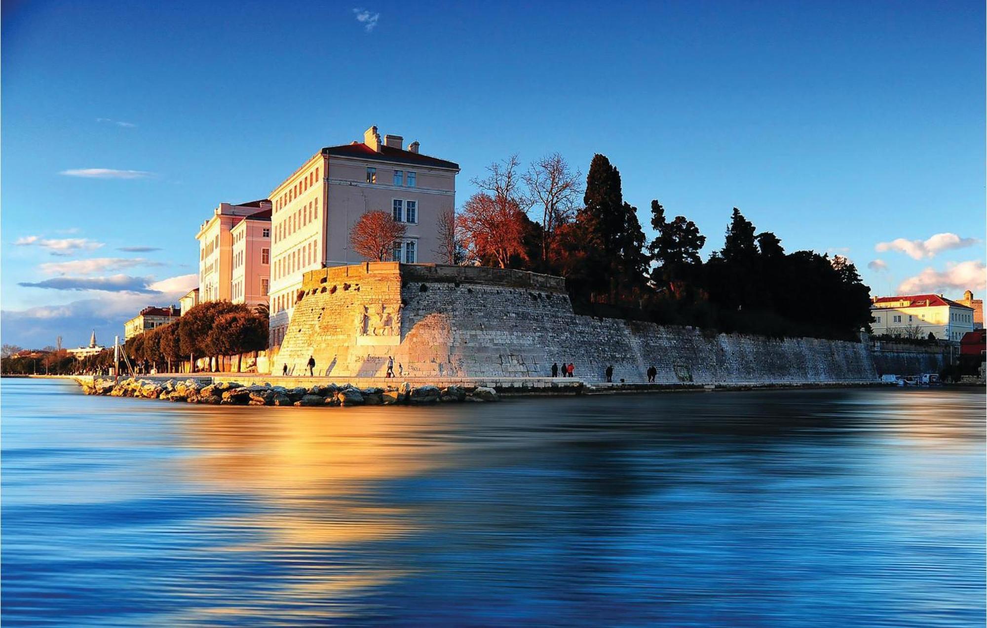 1 Bedroom Nice Apartment In Zadar Exterior foto
